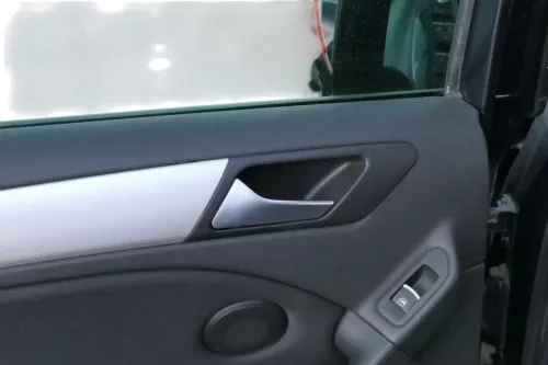 1x VW Golf 6 5K Türverkleidung Verkleidung Tür hinten links 4/5-Türer schwarz (201171)