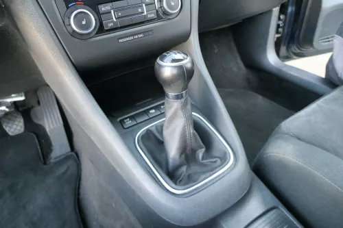 VW Golf 6 Schaltknauf Schaltsack Schaltung Schaltknüppel original 6-Gang Leder (201182)