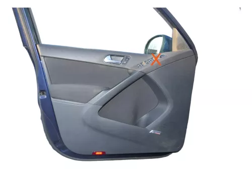 VW Tiguan 5N 1x Türverkleidung Verkleidung Tür vorne links schwarz