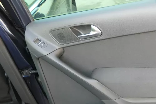 VW Tiguan 5N 1x Türverkleidung Verkleidung Tür hinten rechts schwarz (201263)