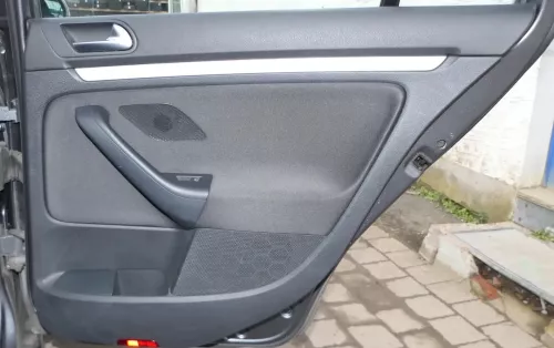 1x Golf Variant Kombi AJ5 5 1K Türverkleidung Verkleidung Tür hinten rechts schw (201387)