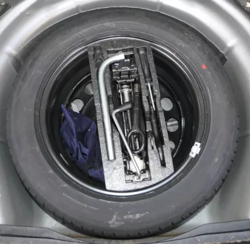 1x Q3 Passat 3C Golf für 205/55 R16 LK 112 Ersatzrad 7mm + Werkzeug Wagenheber