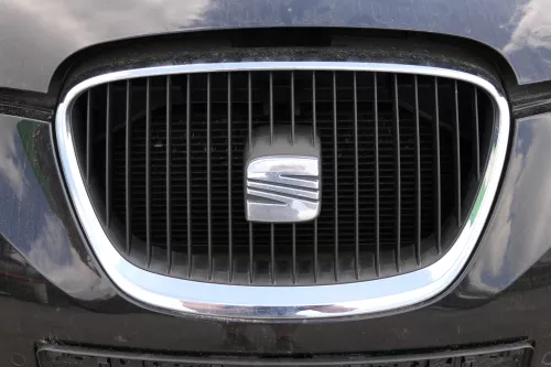 Seat Leon 1P Grill Kühlergrill schwarz