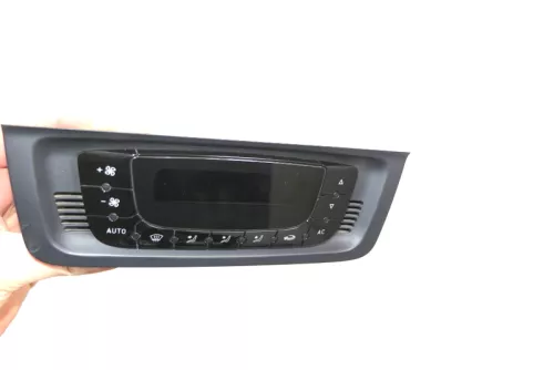 Seat Ibiza 6J Steuergerät Klimaanlage Klimabedienteil 6J0820043 Klimatronic