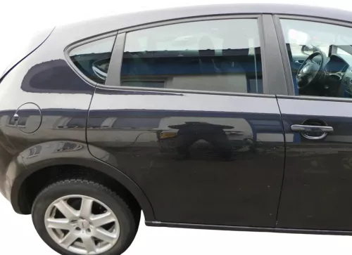 Seat Leon 1P Tür hinten rechts schwarz LC9Z metallic - ohne Anbauteile (201437)
