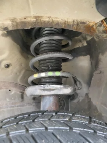 1x VW Eos Golf 5 V Touran Stoßdämpfer Federbein Feder 1K0411105JA vorne Sport