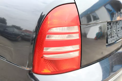 Skoda Superb 3U Limo Rücklicht hinten links 3U5945111 Rückleuchte Heckleuchte