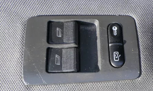 VW Polo 6N2 elektrischer Fensterheber Schalter Schaltereinheit links schwarz