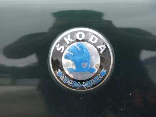 Fabia 6Y6 Schrägheck Heckklappe Kofferraumklappe hinten grün LF8T Scheibe (201602)