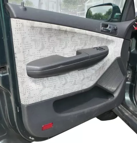 1x Fabia 6Y Kombi Türverkleidung Verkleidung Tür vorne links schwarz anthrazit (201613)