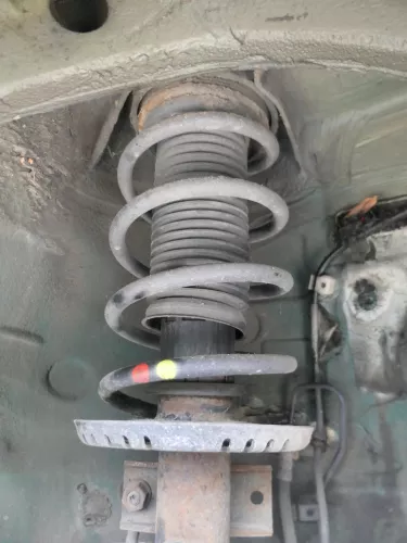 1x Polo 9N 9N3 Fox Ibiza 6L Federbein Stoßdämpfer Feder vorne 6Q0413031BH (201634)