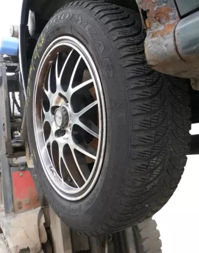 Polo 9N Ibiza 6J Alufelgen Reifen 185/60 R15 Felgen Winterreifen ca.4mm KBA48174 (201637)