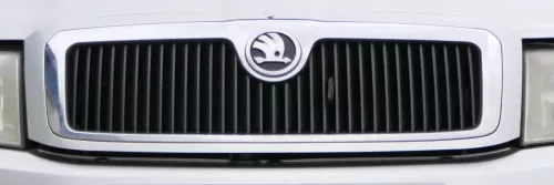 Skoda Superb 3U Zeichen Kühlergrill Grill 3U0853653 Embllem