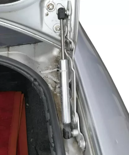 Skoda Superb 3U Dämpfer Heckklappe hinten rechts Scharnier silber LF7T (201657)