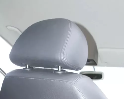1x Skoda Superb 3U Kopfstütze vorne rechts / links - Leder onyx -verstellbar (201668)