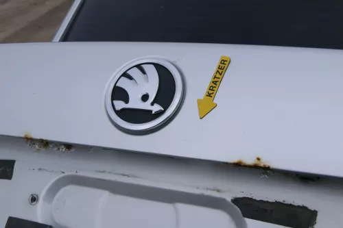 Skoda Superb 3U Heckklappe hinten Kofferraumklappe schwarz LF9R L9910 Limousine (201678)