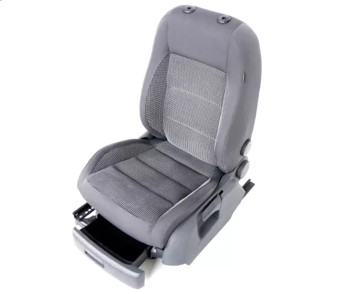 VW Touran 1T3 1T Sitz vorne links Fahrersitz Sitzheizung Höhenverstellbar (147183)