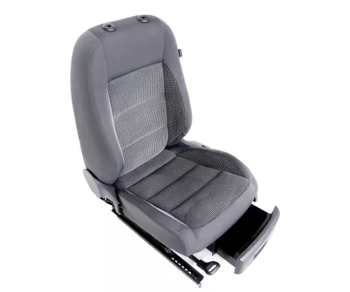 VW Touran 1T3 1T Sitz vorne links Fahrersitz Sitzheizung Höhenverstellbar (147183)