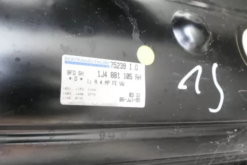 VW Golf 4 1J Bora Sitz vorne links Fahrersitz 4/5Türer Variant Kombi  (147617)