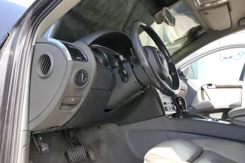Q606 Q7 4L Armaturenbrett Cockpit OHNEAnbauteile mit Airbag Schalttafel grau ach (168079)