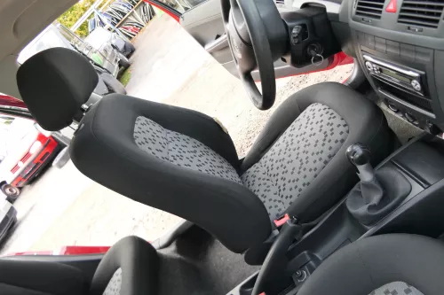 Q718 Skoda Fabia 6Y Sitz vorne links Fahrersitz Sitze vorn (171957)
