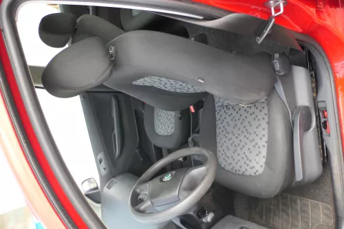 Q718 Skoda Fabia 6Y Sitz vorne links Fahrersitz Sitze vorn (171957)