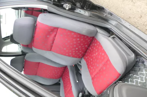 Q735 VW Polo 6N2 Ibiza vorne links Sitz Fahrersitz 4/5-Türer mit Airbag
