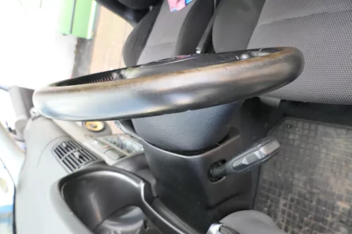 Q736 Leon Toledo 1M Lenkrad 3 Speichen Leder Lederlenkrad Abnutzungen Airba rot (173349)