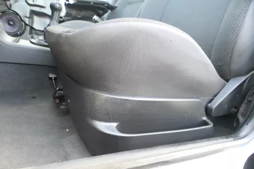 Q752 VW Polo 6N2 Ibiza vorne links Sitz Fahrersitz 4/5-Türer mit Airbag (173929)