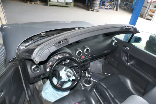 Audi TT 8N Armaturenbrett Cockpit OHNEAnbauteile mit Airbag Schalttafel schwarz (177302)