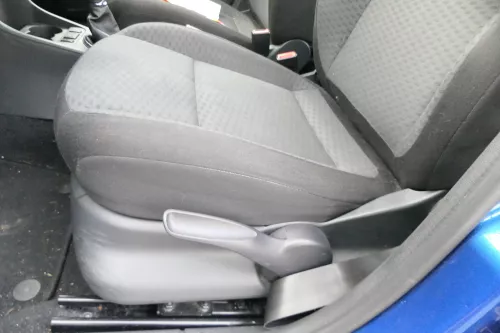 Q857 Skoda Fabia Roomster 5J Sitz vorne links Fahrersitz Sitzheizung SHZ