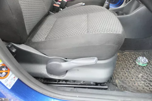 Q857 Skoda Fabia Roomster 5J Sitz vorne rechts Beifahrersitz Sitzheizung SHZ (178625)