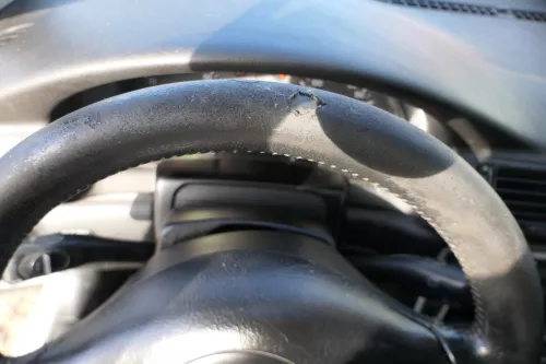 Q877 VW Golf 4 Bora Lenkrad 3 Speichen - abgenutzt (180374)