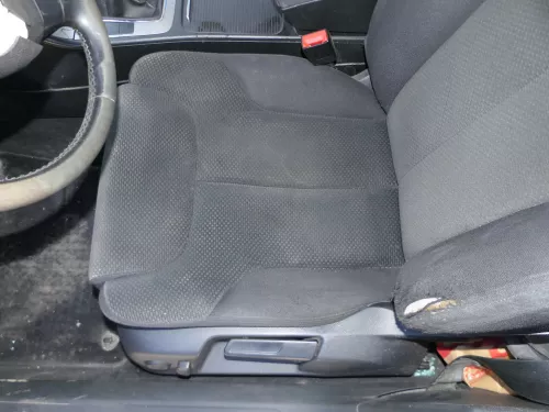 Q1040 Sitz 3C links vorne elektrisch (185107)