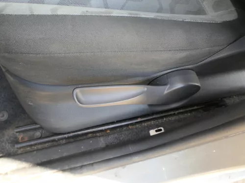 Q1000 Skoda Fabia Roomster 5J Sitz vorne links Fahrersitz (185118)