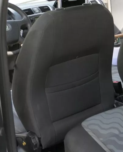 Q1000 Skoda Fabia Roomster 5J Sitz vorne links Fahrersitz (185118)