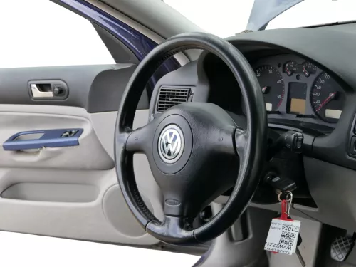 Q1034 VW Golf 4 Bora Lenkrad 3 Speichen Leder Lederlenkrad 1J0419091AE (185738)