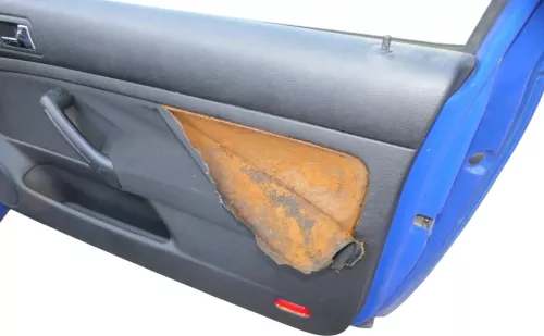 VW Golf 4 2/3-Türer Türverkleidung Verkleidung Tür vorne rechts schwarz Griff (201747)