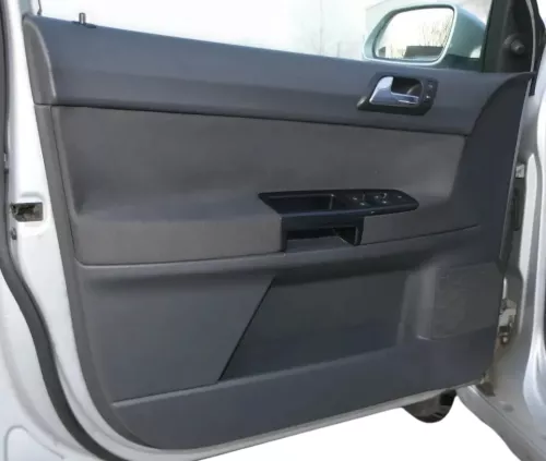 1x VW Polo 9N 9N3 Türverkleidung Verkleidung Tür vorne links  4/5-Türer dunkel