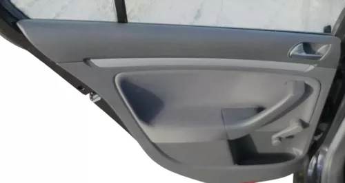 1x Golf 5 Limousine Türverkleidung Verkleidung Tür hinten links 4/5Türer schwarz (173852)
