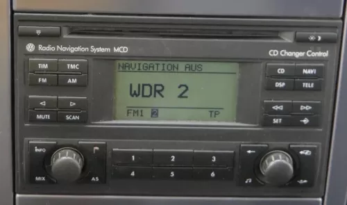 VW Passat 3B 3BG Golf 4 Navi Navigationssystem CD 1J0035191A BNO 881 m Code MCD