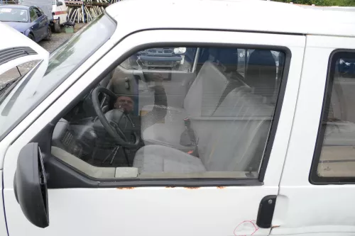 VW T4 Tür vorne links Fahrertür Caravelle Multiavan weiß R902 -ohne Anbaute (177139)