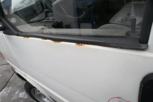 VW T4 Tür vorne links Fahrertür Caravelle Multiavan weiß R902 -ohne Anbaute (177139)