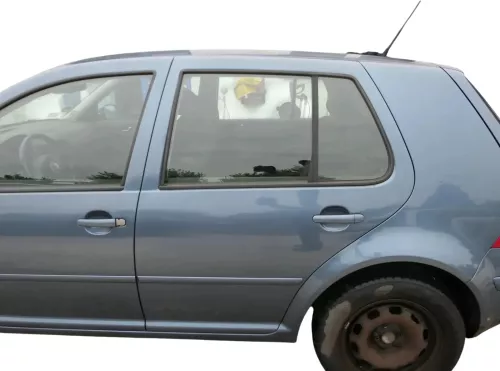 VW Golf 4 Limousine Tür hinten links blau LD5X (KEINkombi) ohne Anbauteile (201859)