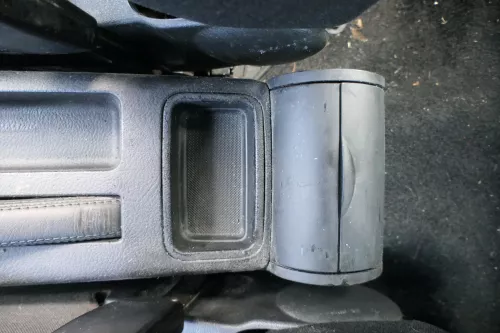VW Golf 4 Bora Mitteltunnel Aschenbecher hinten Verkleidung schwarz Becherhalter (183482)