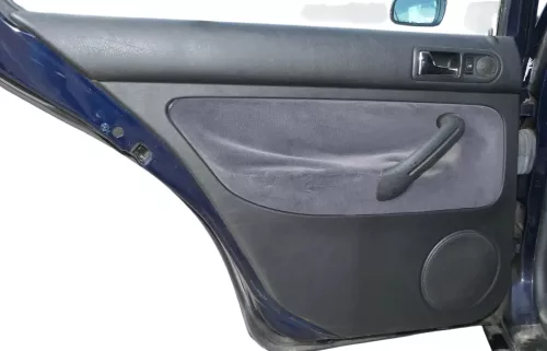 1x VW Golf 4 1J Limousine Türverkleidung Verkleidung Tür hinten links schwarz (201991)