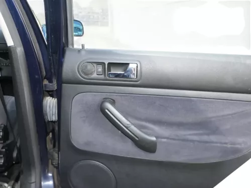 1x VW Golf 4 1J Limousine Türverkleidung Verkleidung Tür hinten rechts schwarz (201992)