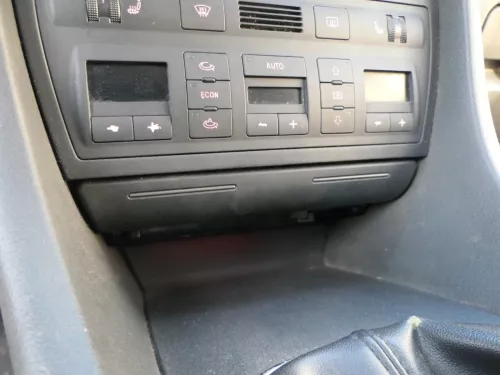 Audi A6 4B Aschenbecher vorne 4B0857951AL / AK Ascher (129353)