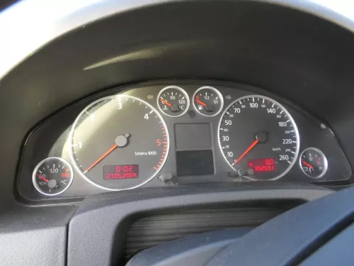 Audi A6 4B Tacho Tachometer Kombiinstrument 352.000km 4B0920900Q 2,5 TDI Quattro (202052)