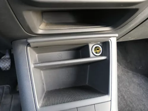 VW Golf Plus 5M Ablagefach Zigarettenanzünder vorne 5M1857961E Fach Abdeckung (202095)